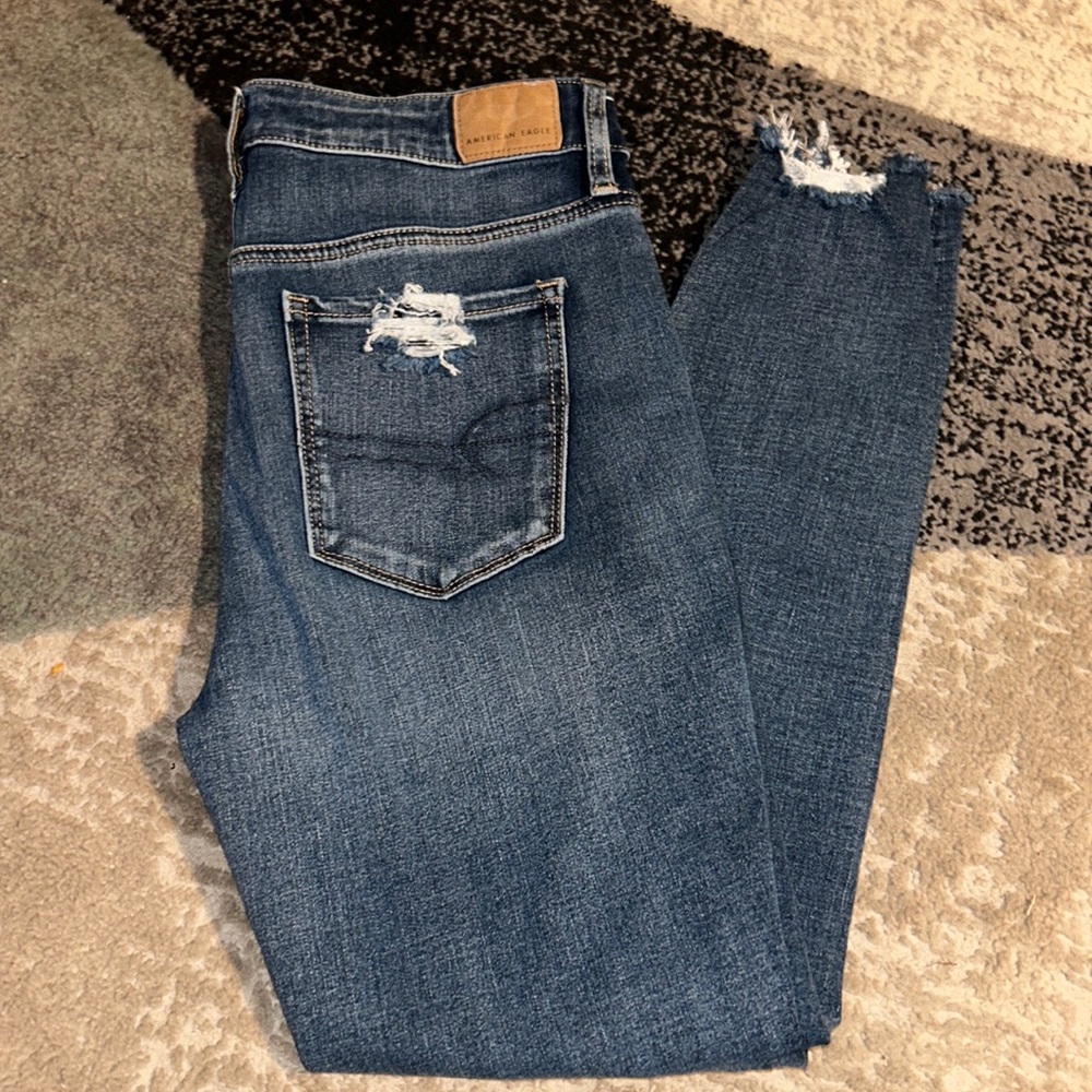 American Eagle Super Stretch Super Hi Rise Distressed Jeggings